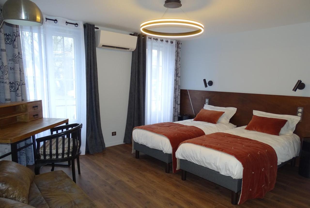 Auberge De La Garenne Saint-Remy-l'Honore Esterno foto