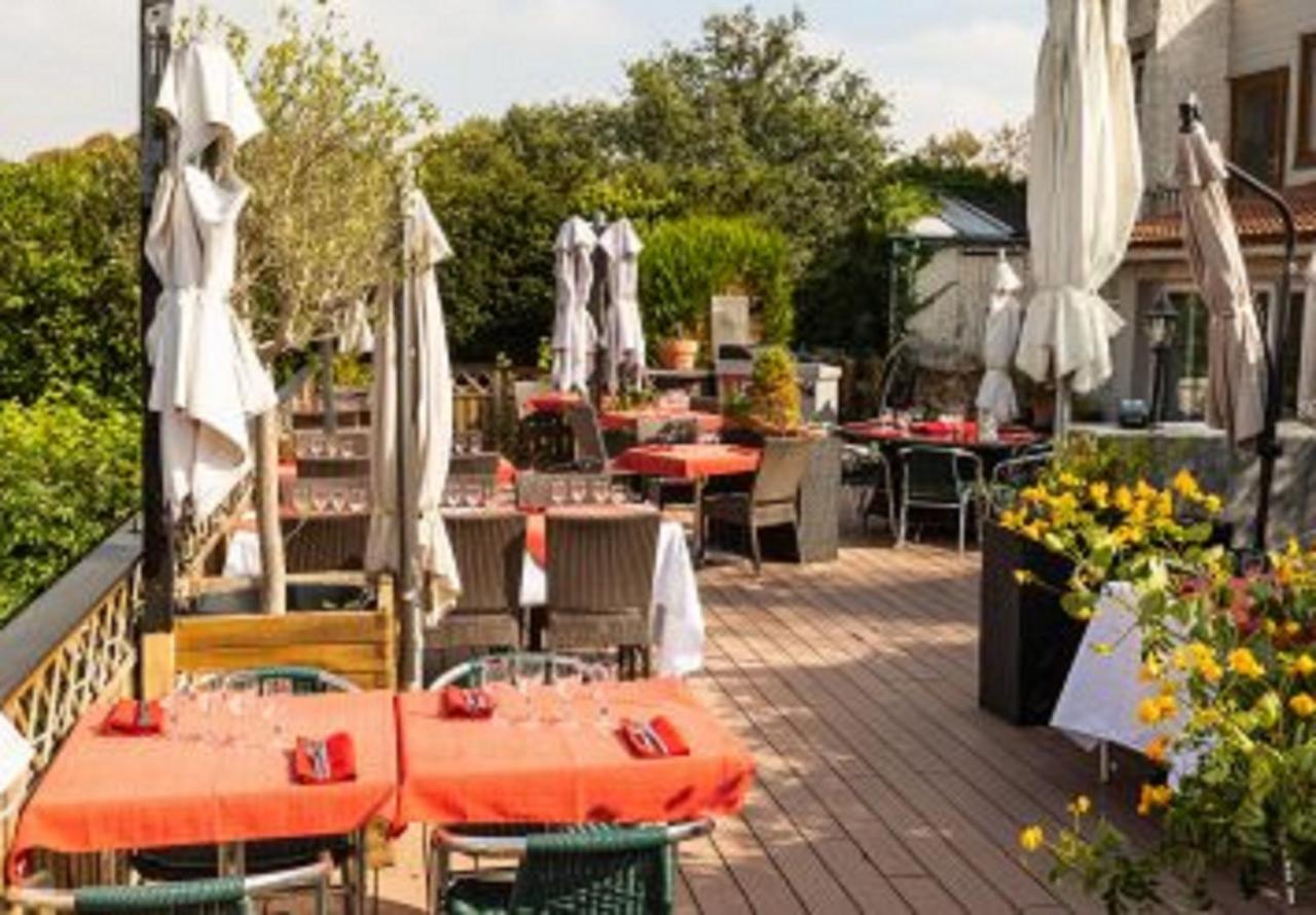 Auberge De La Garenne Saint-Remy-l'Honore Esterno foto